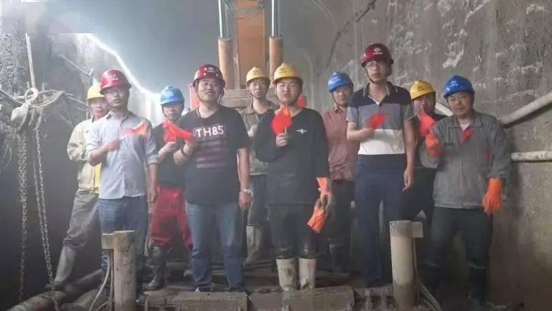 网球运动员营救